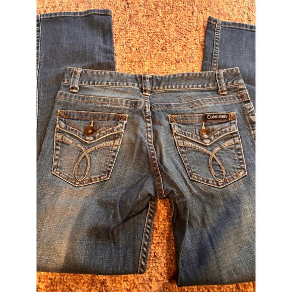 Calvin Klein regular wash size 4 blue boot cut jeans  - Picture 2 of 7